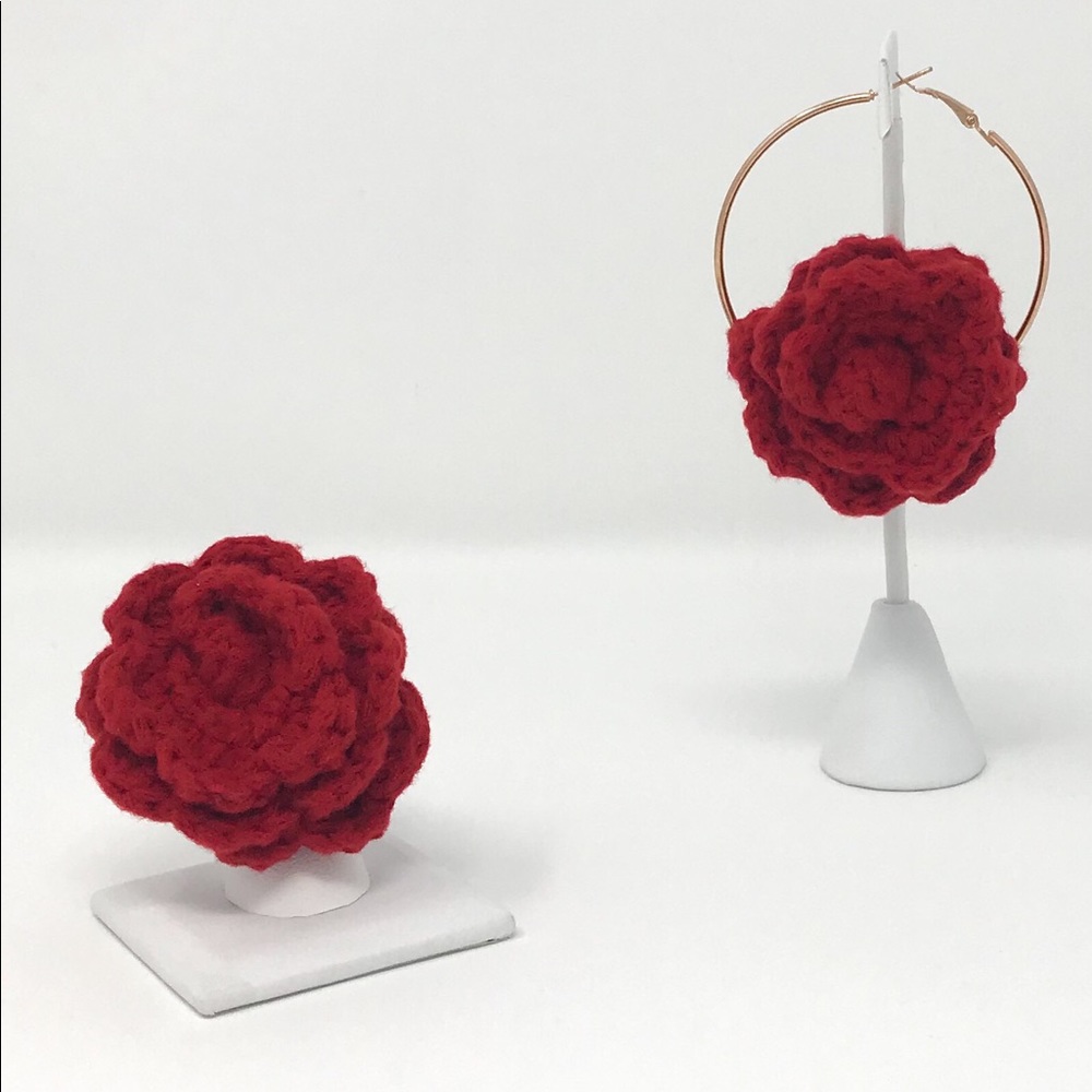 Flower hoop earrings